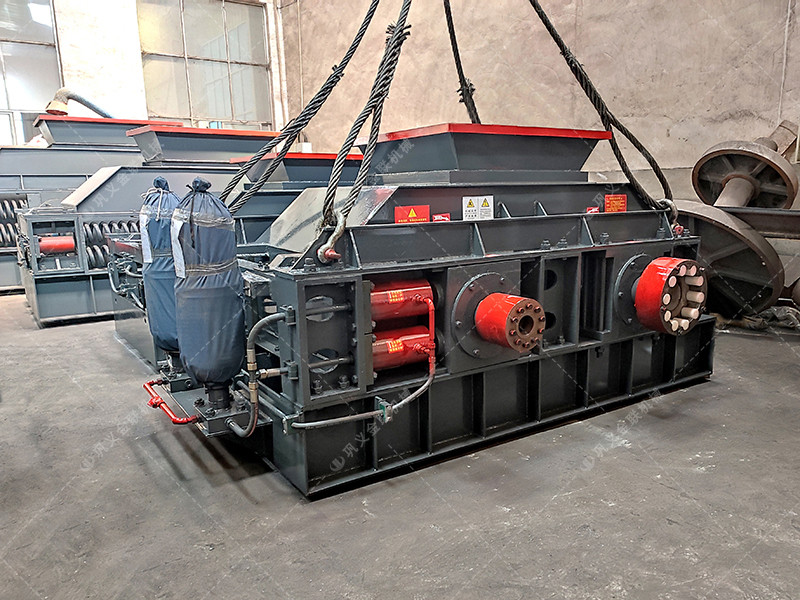 2PG1208液壓直連式對(duì)輥破碎機(jī)發(fā)貨圖片