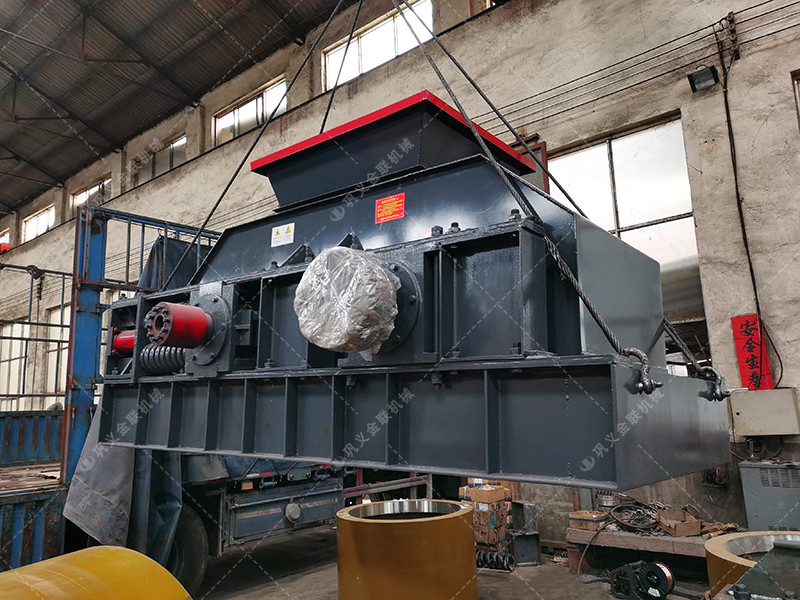 2PG1200x800型對(duì)輥破碎機(jī)發(fā)往湖北武漢